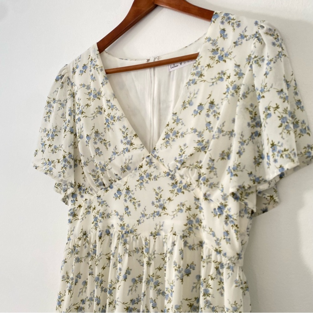 Lulus Coquette Romantic White & Blue Floral Tiered Short Sleeve Mini dress M - Picture 2 of 10